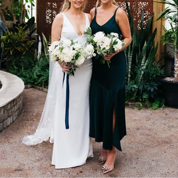 Express Satin Gown size M - Picture 2 of 8